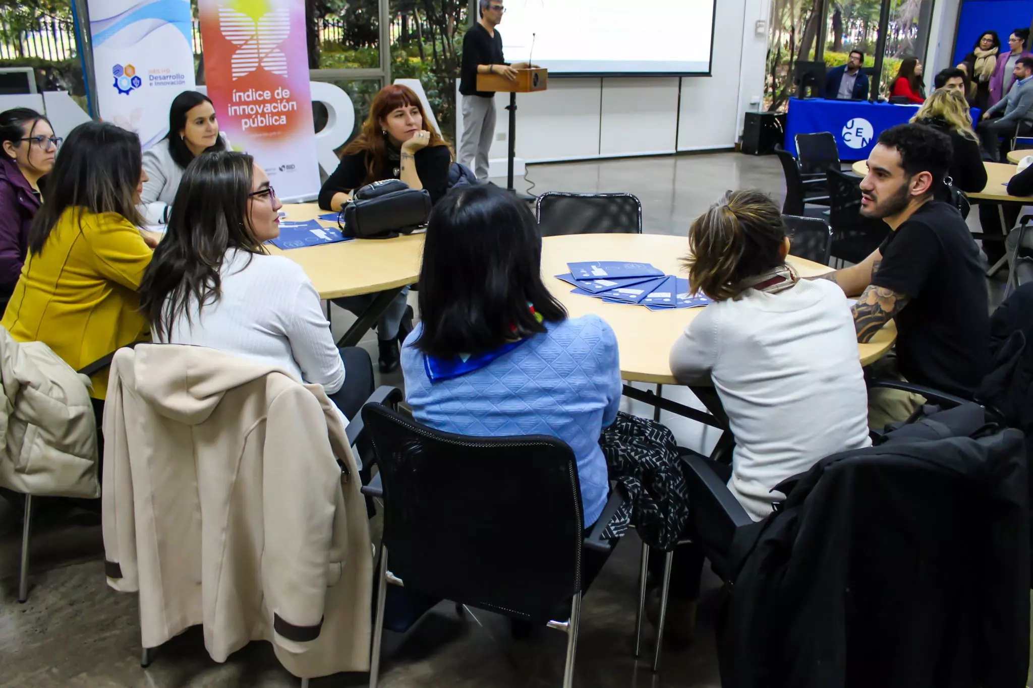 Participantes del taller de DecideLab en la Universidad Central